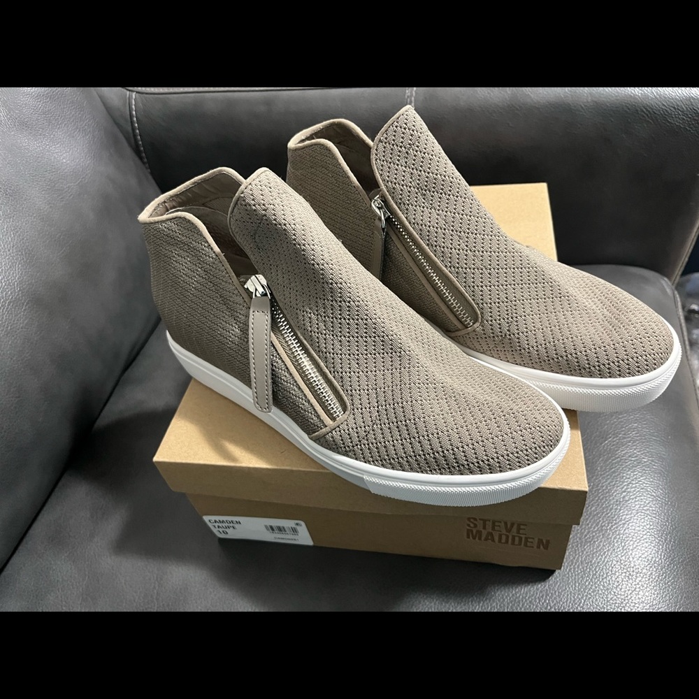 Steve Madden Taupe Camden Boots
